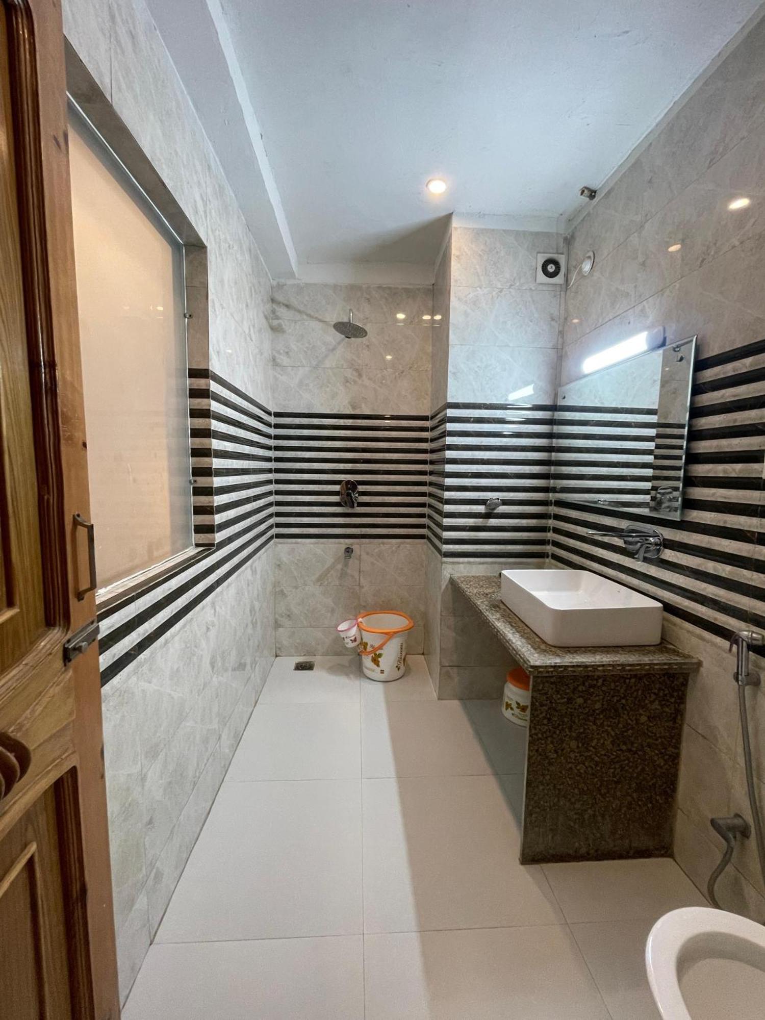 Hotel Zoon Dabb Srinagar Airport Kashmir Eksteriør bilde